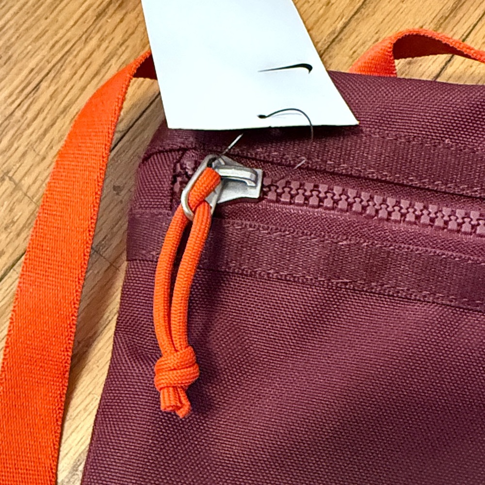 VT/Virgina Tech Maroon and Orange Durable Dive Bag - Picture 2 of 4